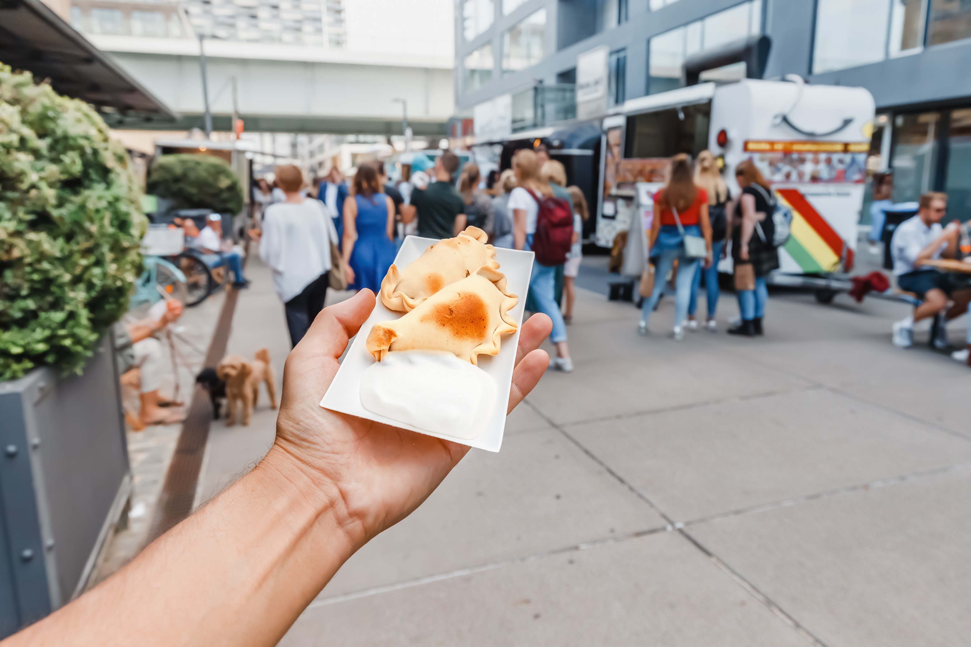  Streetfood-Markt in Köln am Rheinauhafen 