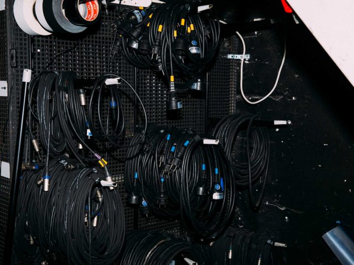 Mit den Renovierungsarbeiten der letzten Jahre wurde in der Volksbühne eine hochmoderne Technik eingebaut.